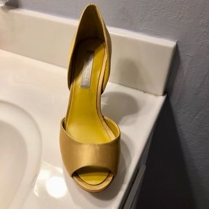 BCBG BRAND NEW SHOES SIZE 6